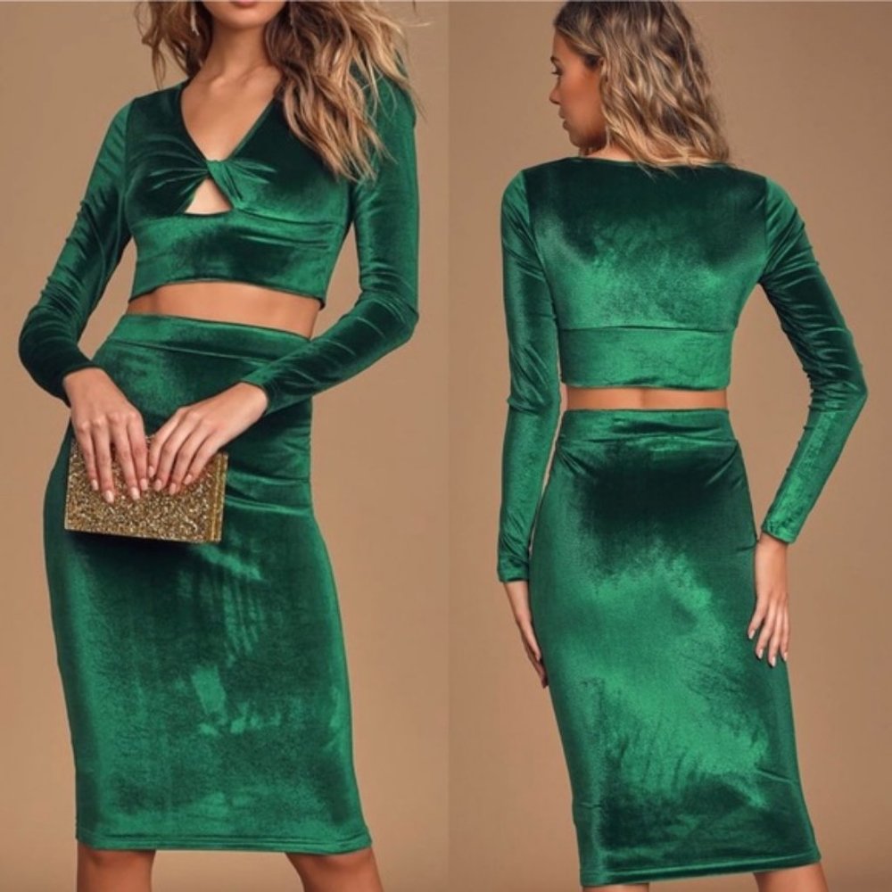 Lulu’s My All Forest Green Velvet Two-Piece Dress